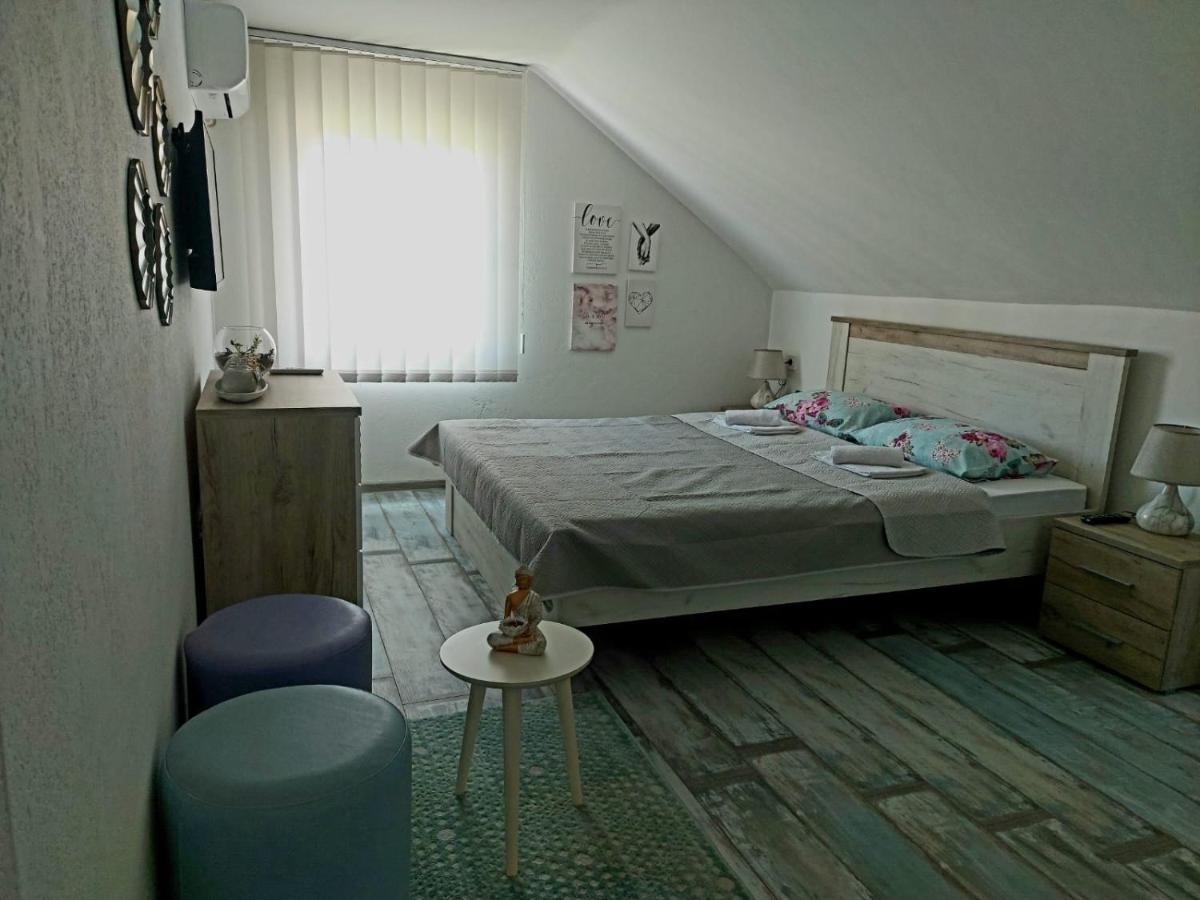 Lucic Guesthouse 采蒂涅 外观 照片