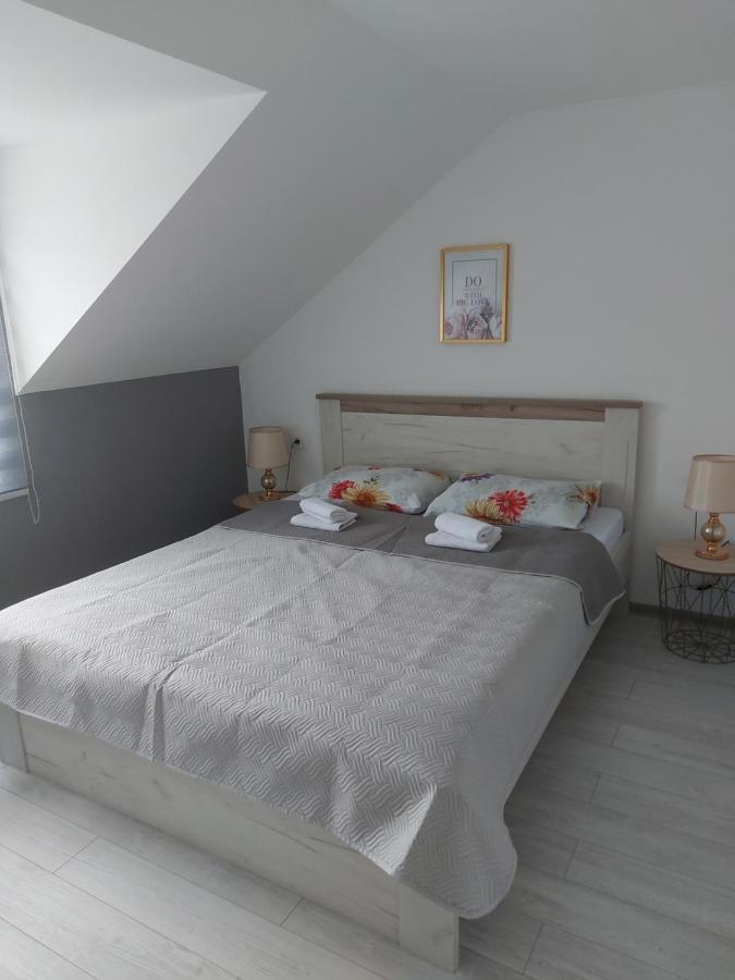 Lucic Guesthouse 采蒂涅 外观 照片