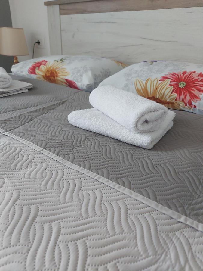 Lucic Guesthouse 采蒂涅 外观 照片